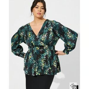 NWT Torrid Satin Surplice Tie Cut Back Balloon Sleeve Top Sz 2